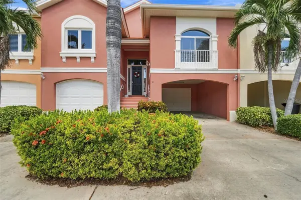 10 LINCOLN AVE S, St Petersburg, FL 33711