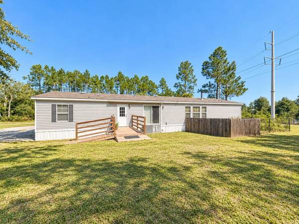 12146 STANLEY DR, Fountain, FL 32438