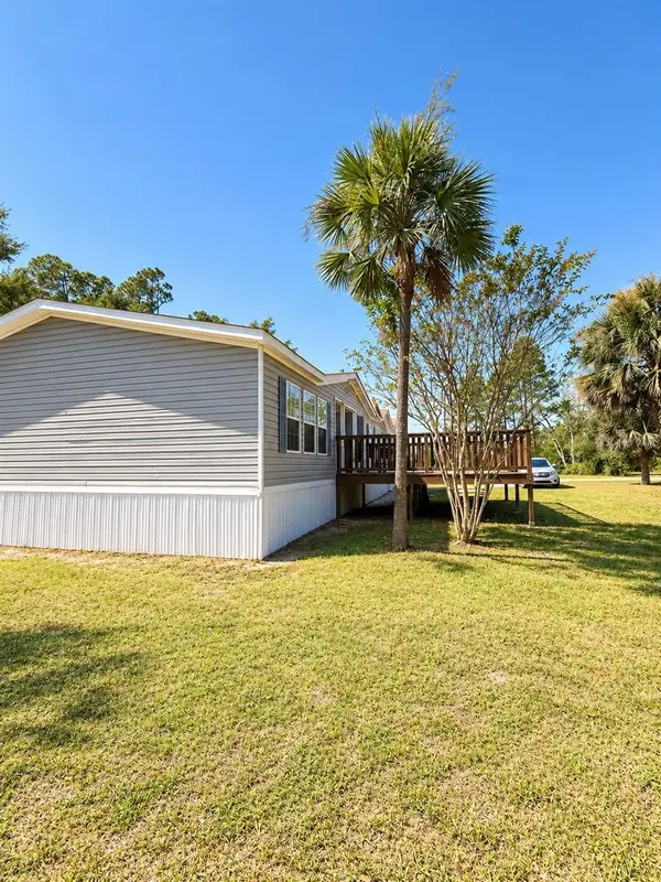 12146 STANLEY DR, Fountain, FL 32438