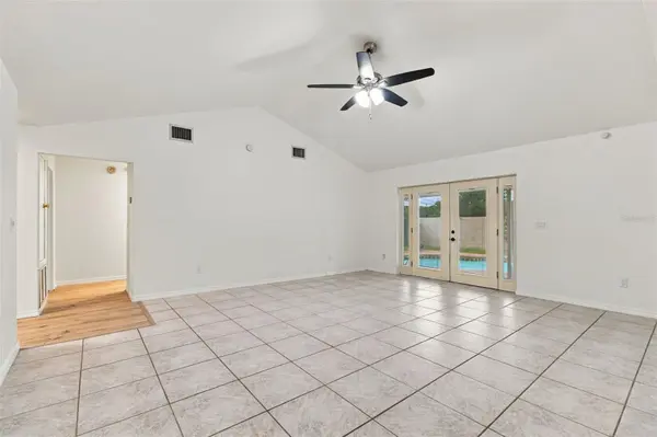 8742 OSAGE DR, Tampa, FL 33634