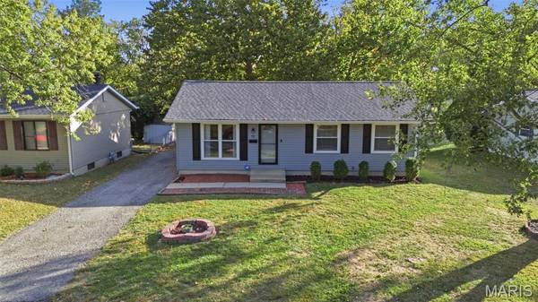 803 W Nixon DR, O'fallon, IL 62269