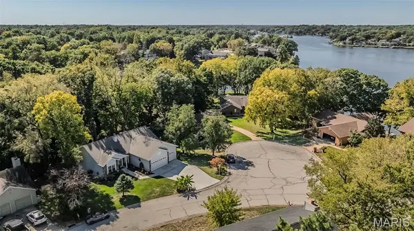 611 Woodchuck LN, Lake St Louis, MO 63367