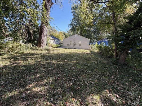 9825 Winkler DR, Unincorporated, MO 63136