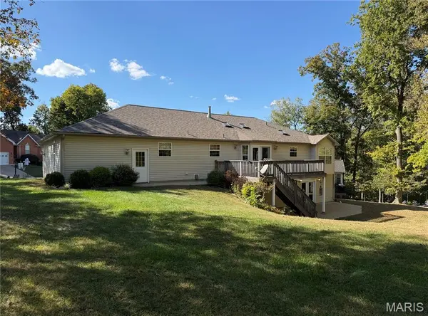437 Cherie CT, Washington, MO 63090