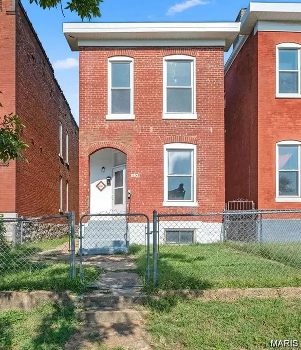 6821 Minnesota AVE, St Louis, MO 63111