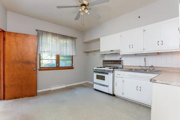 11347 S Saint Lawrence AVE, Chicago, IL 60628