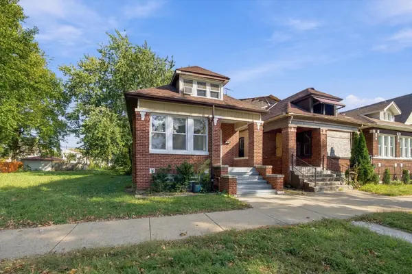 8041 S Escanaba AVE, Chicago, IL 60617