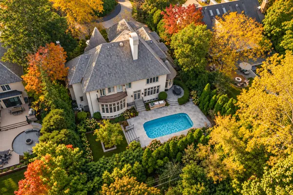 2313 Sheridan RD, Highland Park, IL 60035