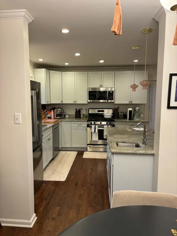 3325 N RACINE AVE #A, Chicago, IL 60657