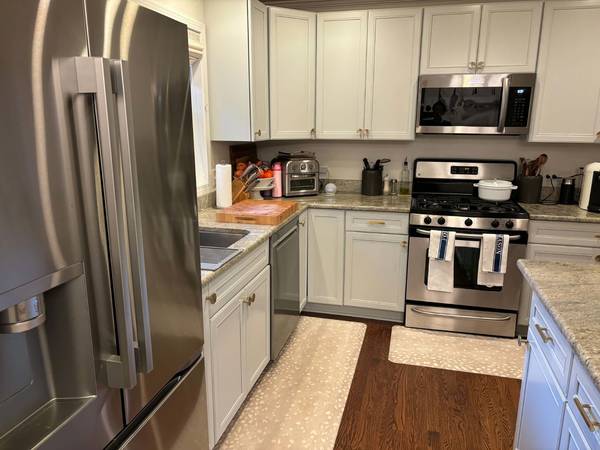 3325 N RACINE AVE #A, Chicago, IL 60657