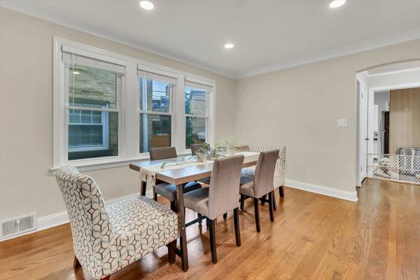 6219 W Holbrook ST, Chicago, IL 60646
