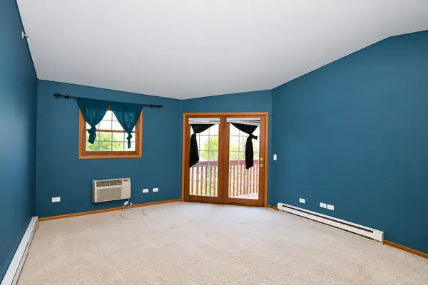 551 Leah LN #3C, Woodstock, IL 60098