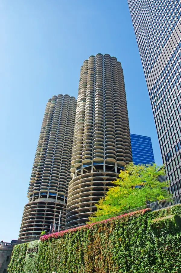 Chicago, IL 60610