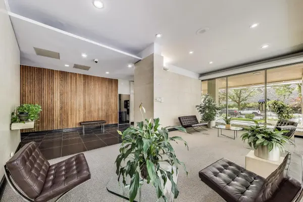 360 W Wellington AVE #14E, Chicago, IL 60657