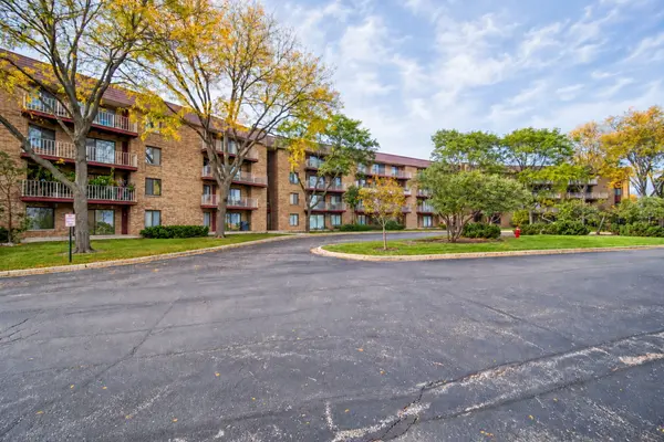 5400 Astor LN #103, Rolling Meadows, IL 60008