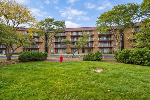 5400 Astor LN #103, Rolling Meadows, IL 60008