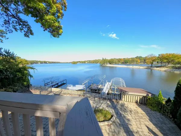 7814 Island LN, Wonder Lake, IL 60097