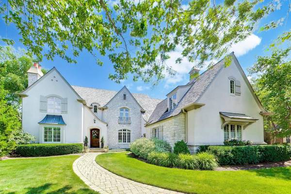1871 W Salisbury LN, Lake Forest, IL 60045