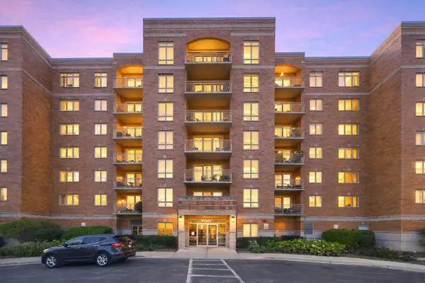 6807 N Milwaukee AVE #405, Niles, IL 60714