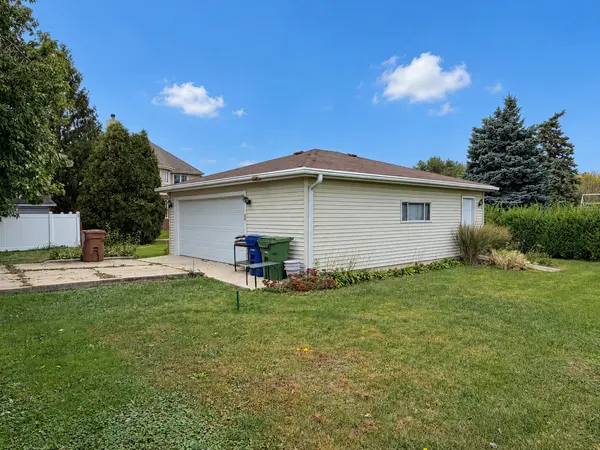 6550 W 91st PL, Oak Lawn, IL 60453