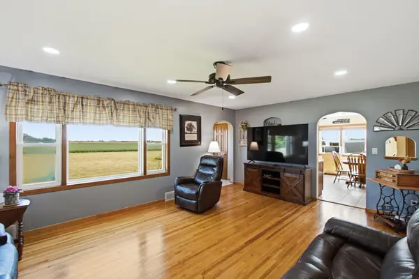 19704 170th ST, Holland, IA 50642
