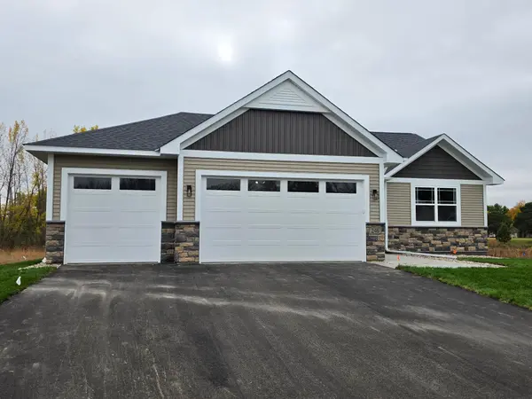 246 10th AVE NE, Hutchinson, MN 55350