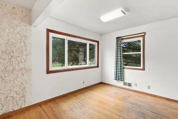 9087 Northwood Pkwy, New Hope, MN 55427