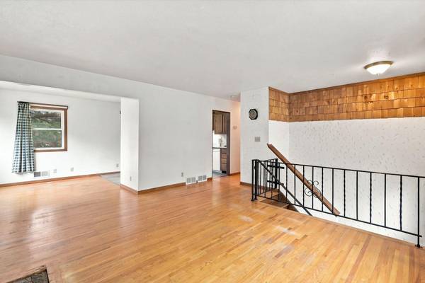 9087 Northwood Pkwy, New Hope, MN 55427