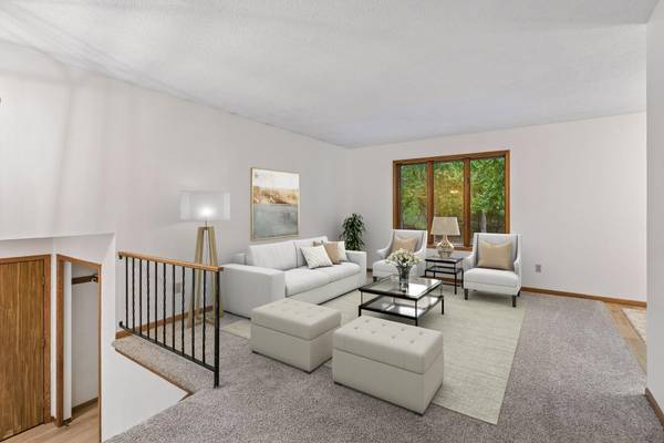 1112 Grandview DR, Hudson, WI 54016