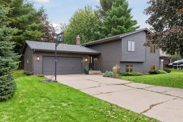 1112 Grandview DR, Hudson, WI 54016