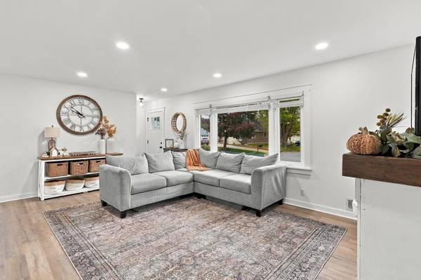 2029 Opal PL, Eagan, MN 55122
