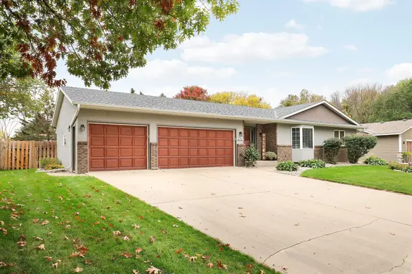 624 Hennes AVE, Shakopee, MN 55379