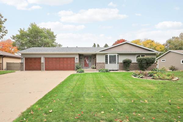 624 Hennes AVE, Shakopee, MN 55379
