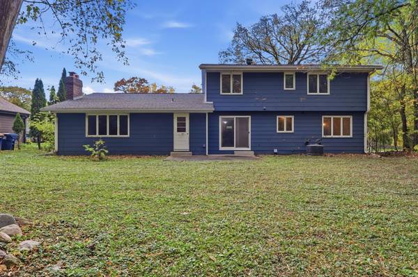 313 Brandywine DR, Burnsville, MN 55337