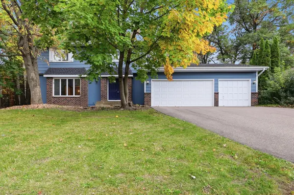313 Brandywine DR, Burnsville, MN 55337
