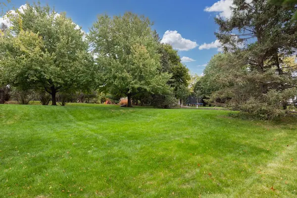 19054 Magenta Bay, Eden Prairie, MN 55347