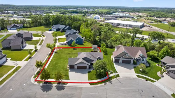 4201 Dodge LN NE, Rochester, MN 55906