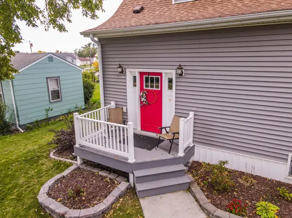 631 4th AVE NW, Valley City, ND 58072