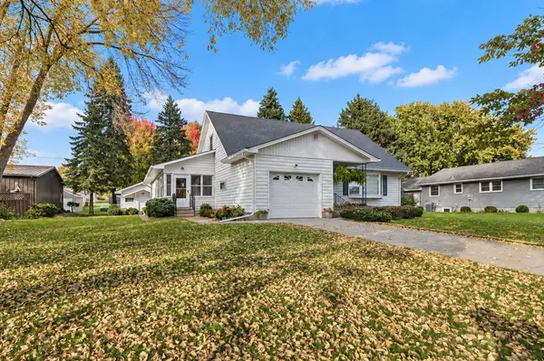 507 1st ST SW, Madelia, MN 56062