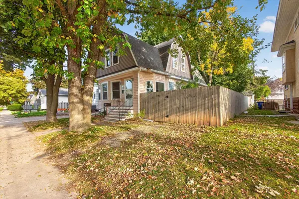 948 HOWARD ST, Green Bay, WI 54303