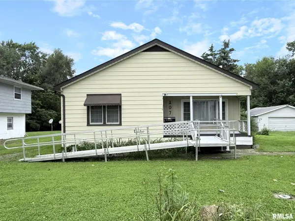 107 W HUNTER ST, Abingdon, IL 61410