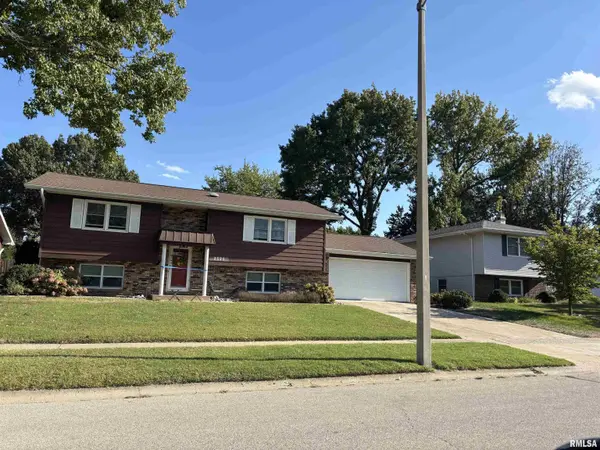2520 DELAWARE DR, Springfield, IL 62702