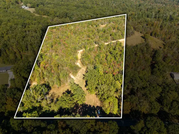 1726 Highway 230, Waverly, TN 37185