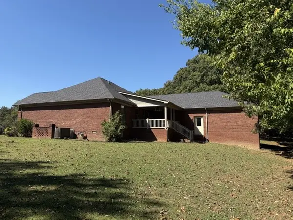427 Bridlewood Dr, Fayetteville, TN 37334