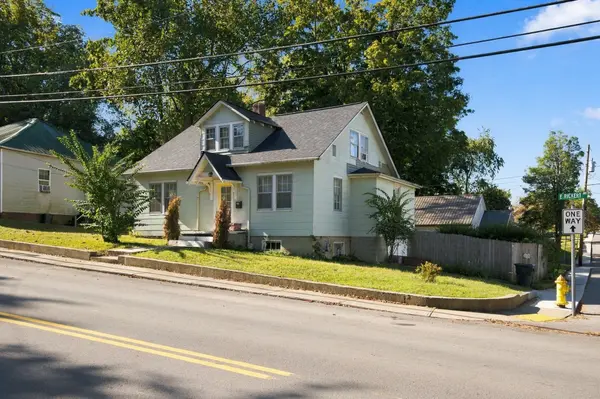 400 E Rickert Ave, Dickson, TN 37055