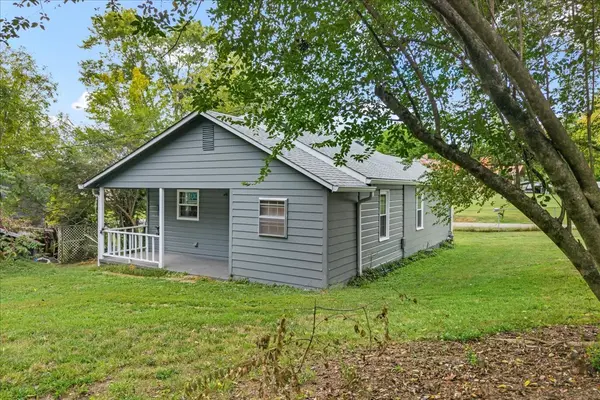 1315 Clayton St, Athens, TN 37303