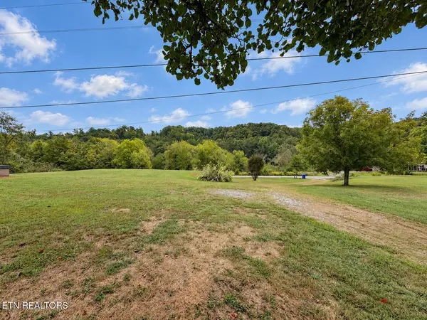 196 Sweetwater Rd, Philadelphia, TN 37846