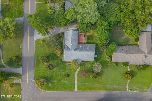 220 Sutton Lane, Knoxville, TN 37909