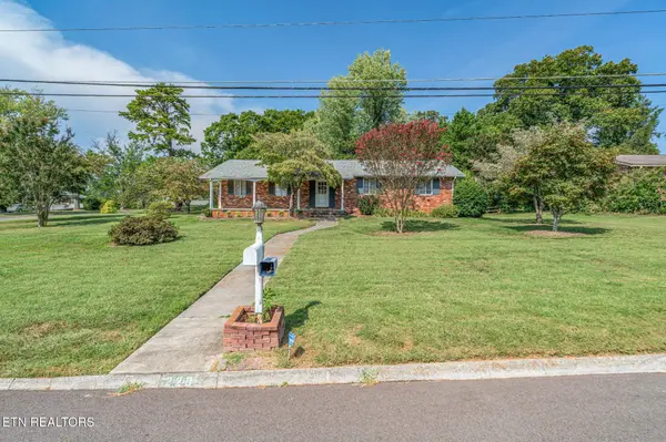 220 Sutton Lane, Knoxville, TN 37909