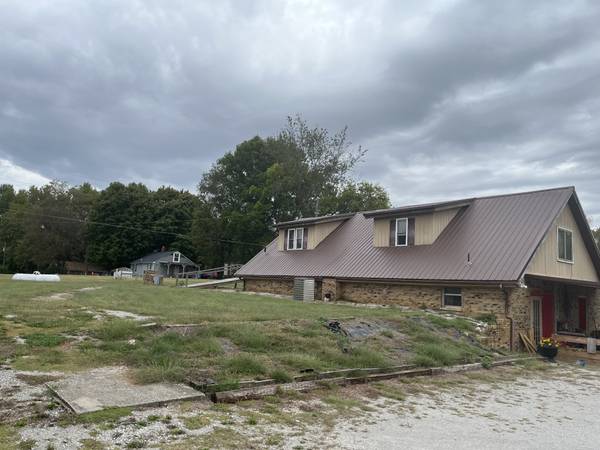 5075 N Thomas St, Clarksville, TN 37043